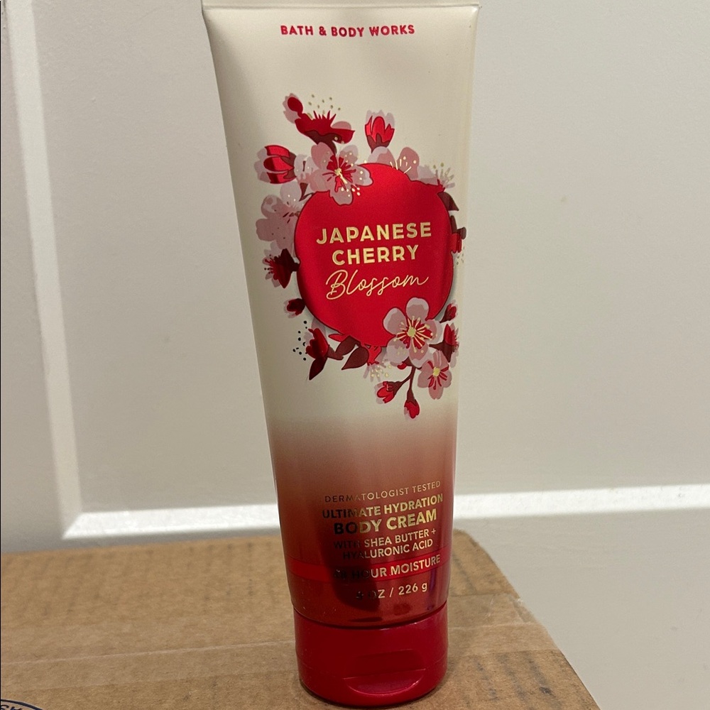 Bath & Body Works (NWT) Japanese Cherry Blossom Ultimate Hydration Body Cream